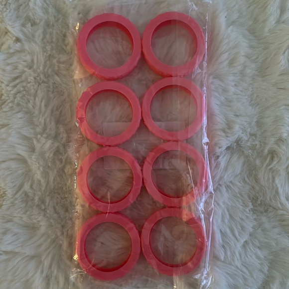 8pcs HOT PINK SILICONE LUGGAGE WHEEL PROTECTORS - Picture 8 of 10